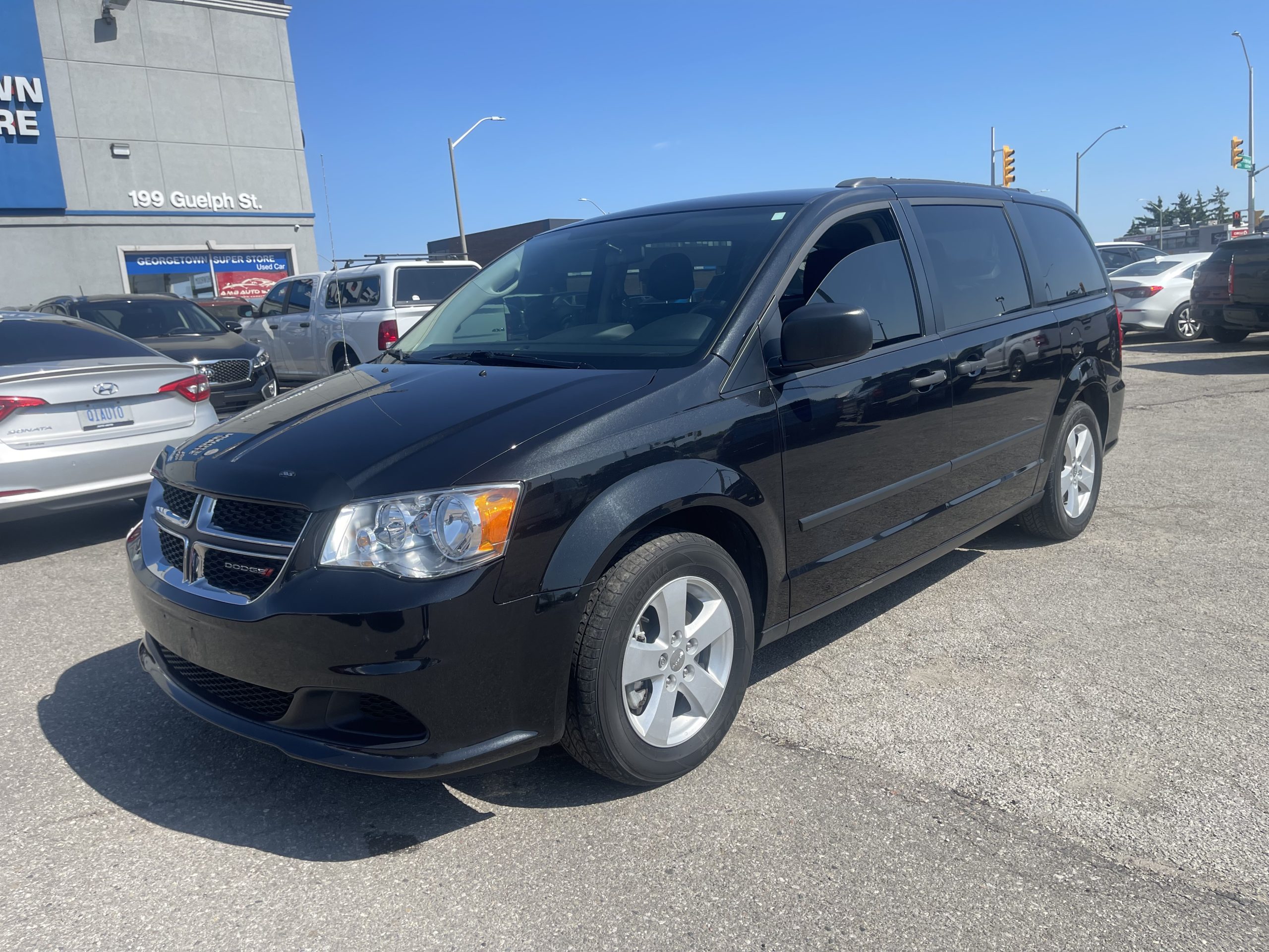 Black 2015 Dodge Grand Caravan SE FWD Minivan Front-Wheel Drive Automatic